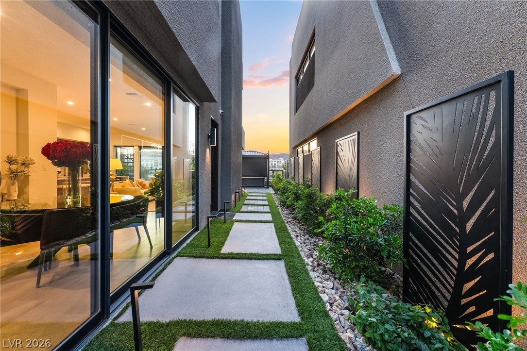 16 Heron Harbour Drive