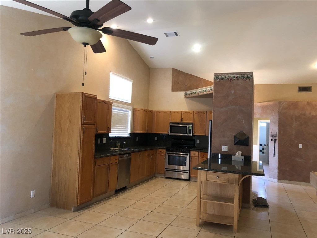 7613 Falconwing Avenue, Las Vegas, Nevada image 3