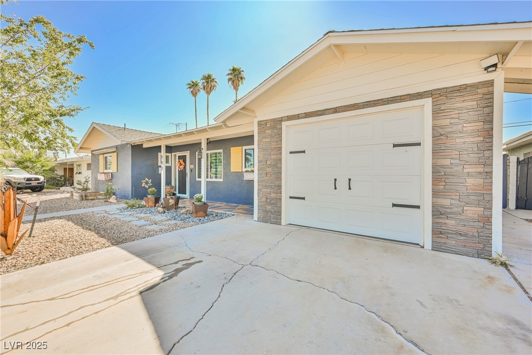 908 Bonita Avenue