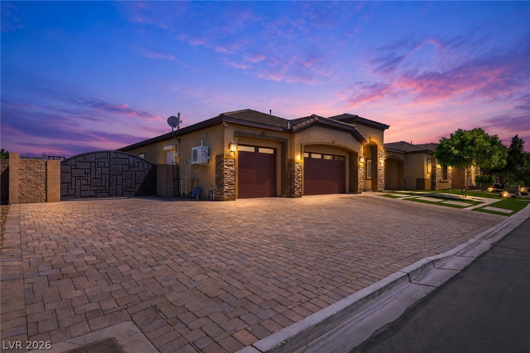 3922 Jacob Lake Circle