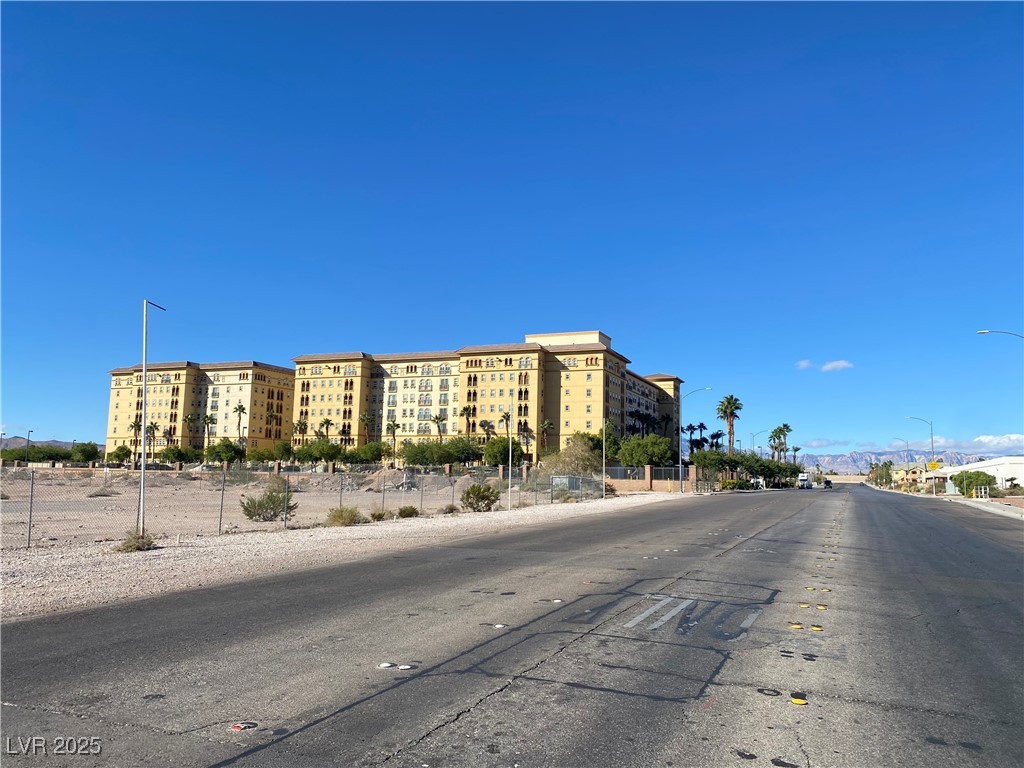 2405 W Serene Avenue 827