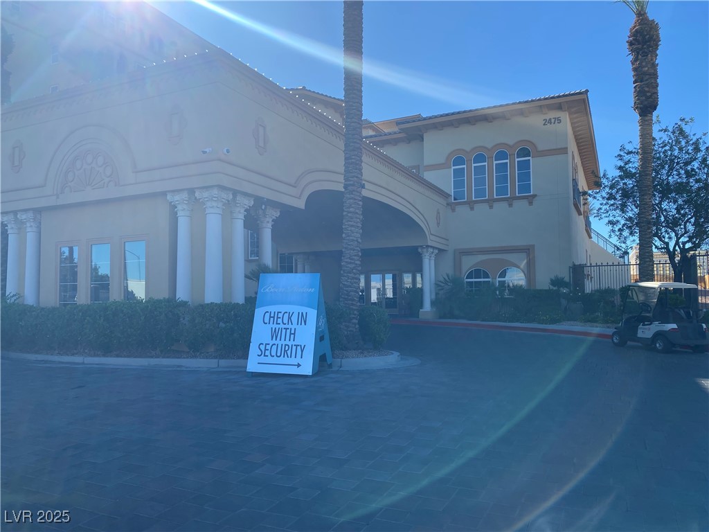 2405 W Serene Avenue 827