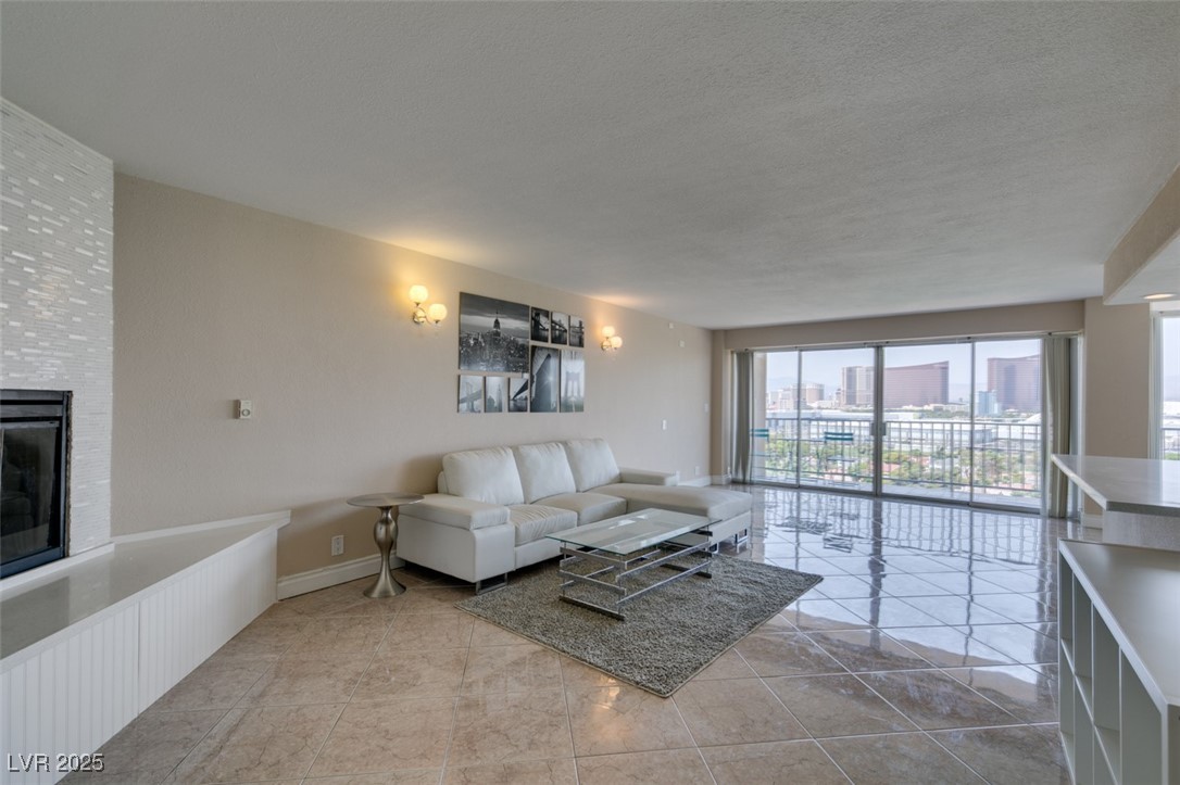 3111 Bel Air Drive 18C
