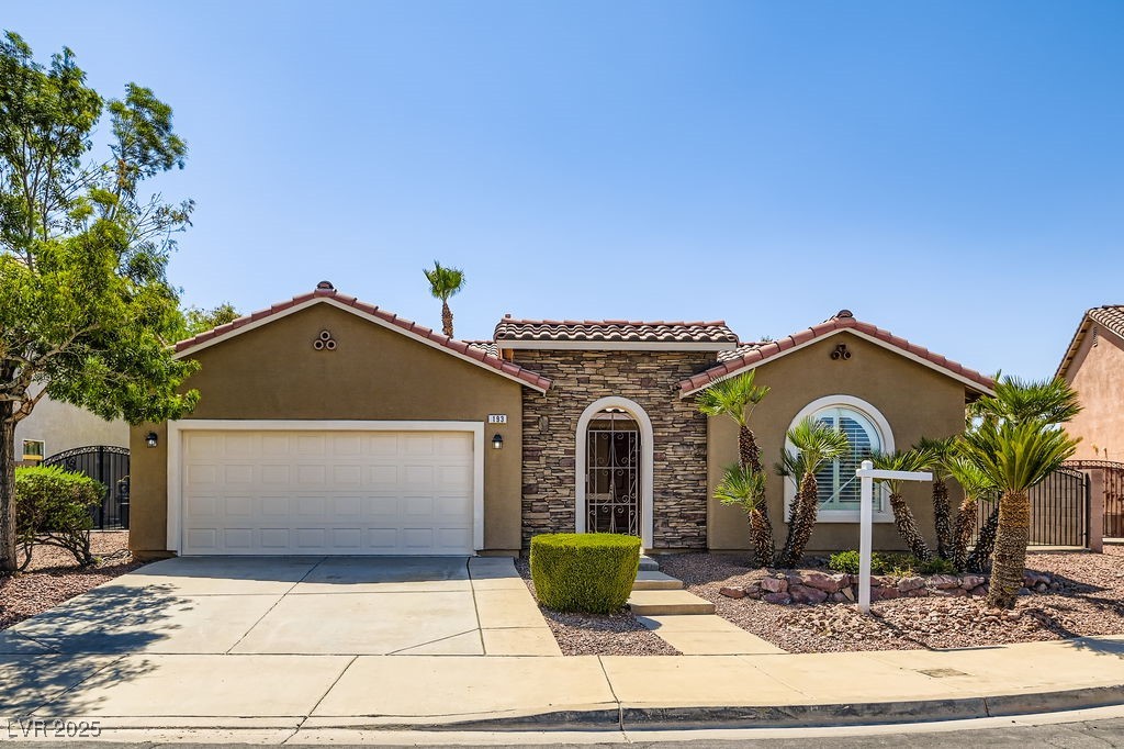 Properties 1 193 Lynbrook Street