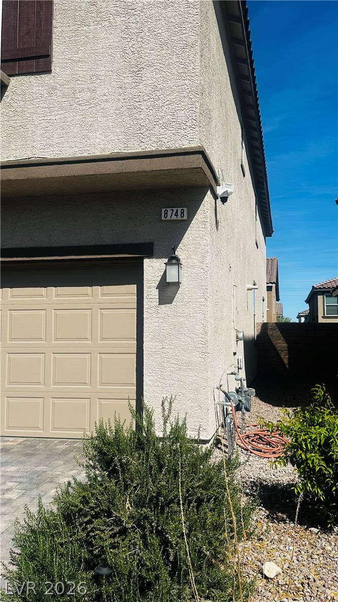 8748 Crestwood Hills Street