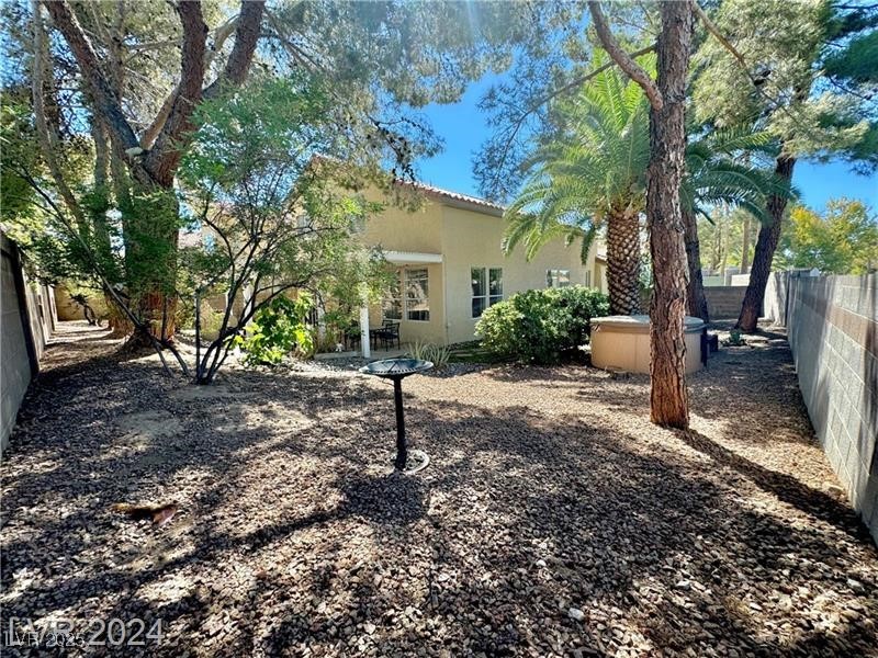 Henderson, Nevada 89074, United States, 4 Bedrooms Bedrooms, ,3 BathroomsBathrooms,Residential,Pending,7387