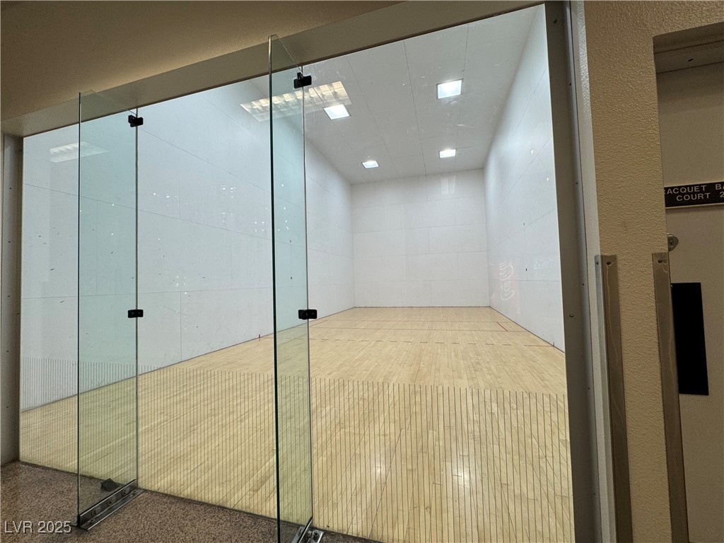 Henderson, Nevada 89074, United States, 4 Bedrooms Bedrooms, ,3 BathroomsBathrooms,Residential,Pending,7387