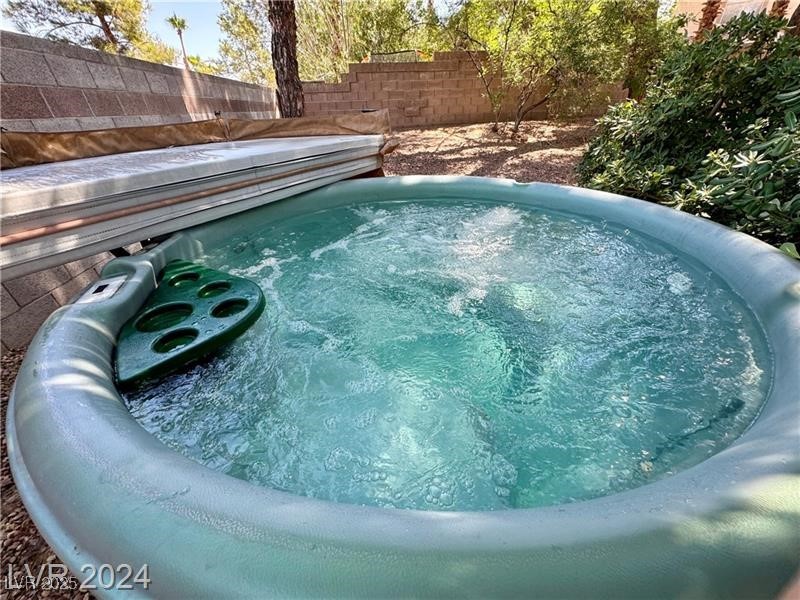 Henderson, Nevada 89074, United States, 4 Bedrooms Bedrooms, ,3 BathroomsBathrooms,Residential,Pending,7387