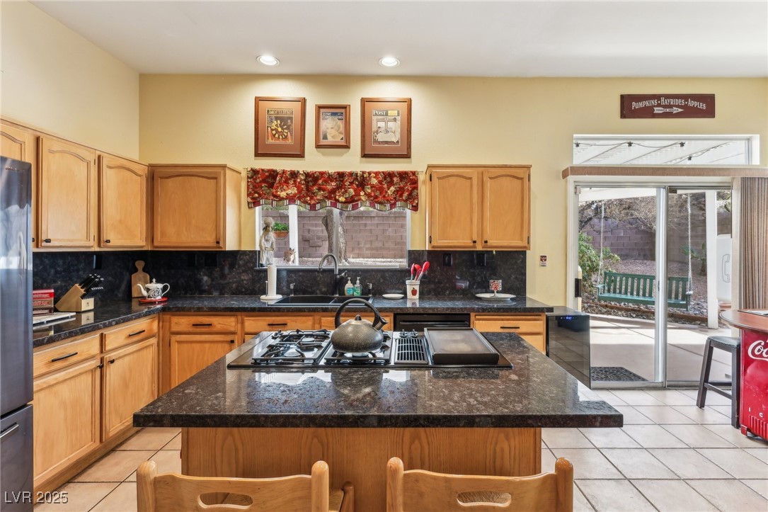 Henderson, Nevada 89074, United States, 4 Bedrooms Bedrooms, ,3 BathroomsBathrooms,Residential,Pending,7387