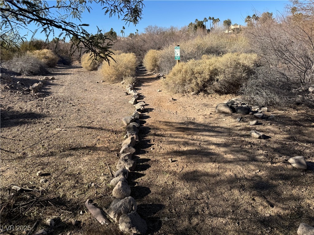 Henderson, Nevada 89074, United States, 4 Bedrooms Bedrooms, ,3 BathroomsBathrooms,Residential,Pending,7387