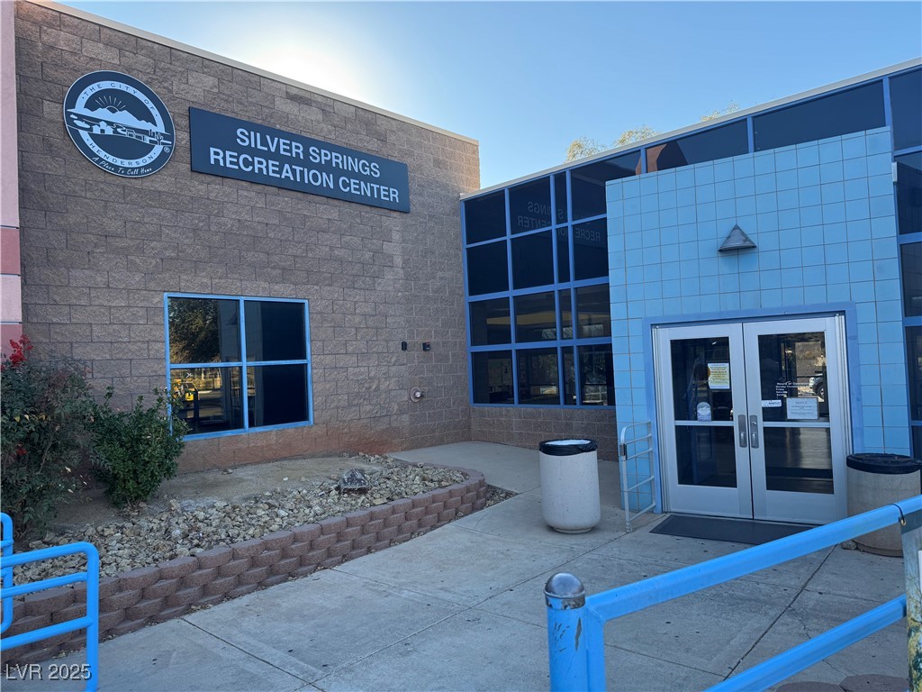 Henderson, Nevada 89074, United States, 4 Bedrooms Bedrooms, ,3 BathroomsBathrooms,Residential,Pending,7387