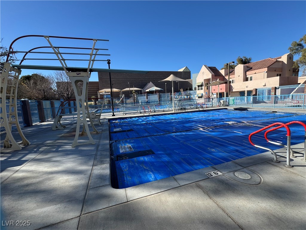 Henderson, Nevada 89074, United States, 4 Bedrooms Bedrooms, ,3 BathroomsBathrooms,Residential,Pending,7387