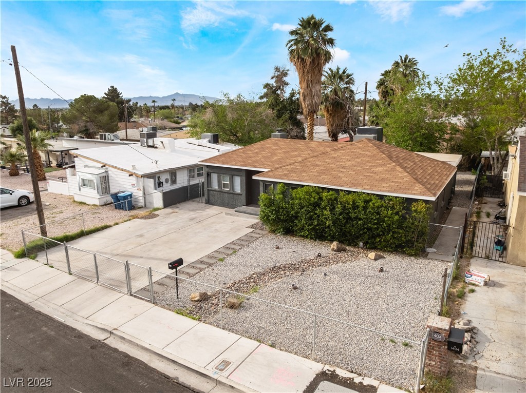 1408 E Carson Avenue
