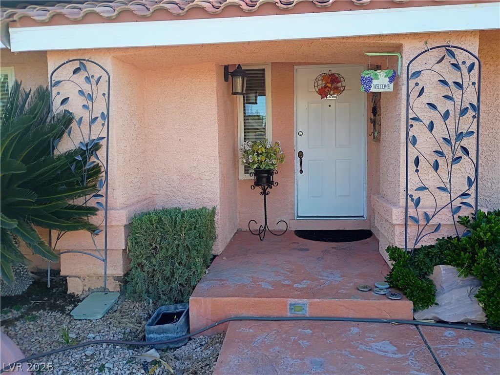 5735 N Bonita Vista Street