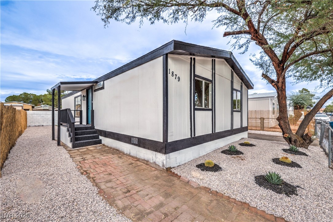 1879 Quintearo Street