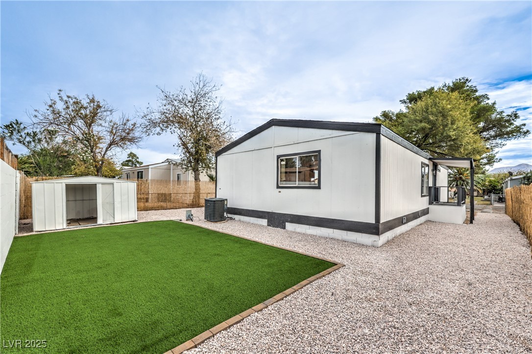 1879 Quintearo Street