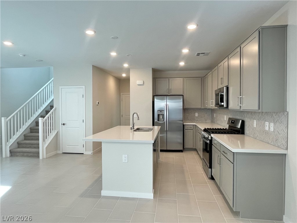 2878 Roaming Palmer Road