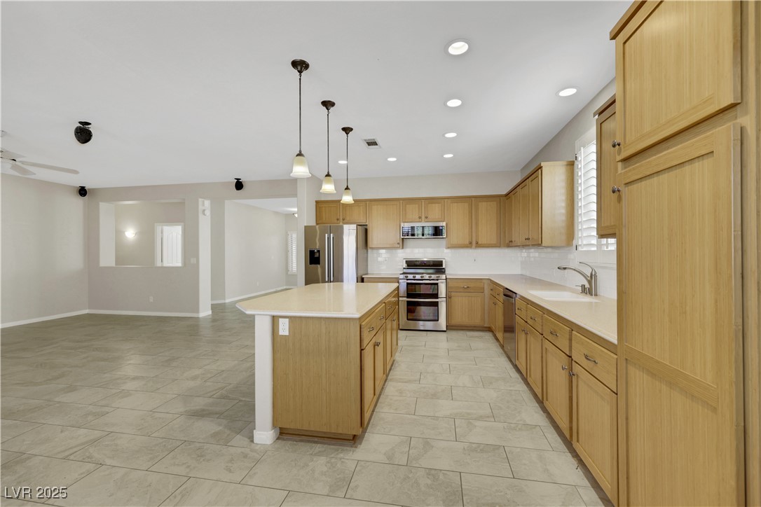 Henderson, Nevada 89052, United States, 3 Bedrooms Bedrooms, ,3 BathroomsBathrooms,Residential,Active,158688