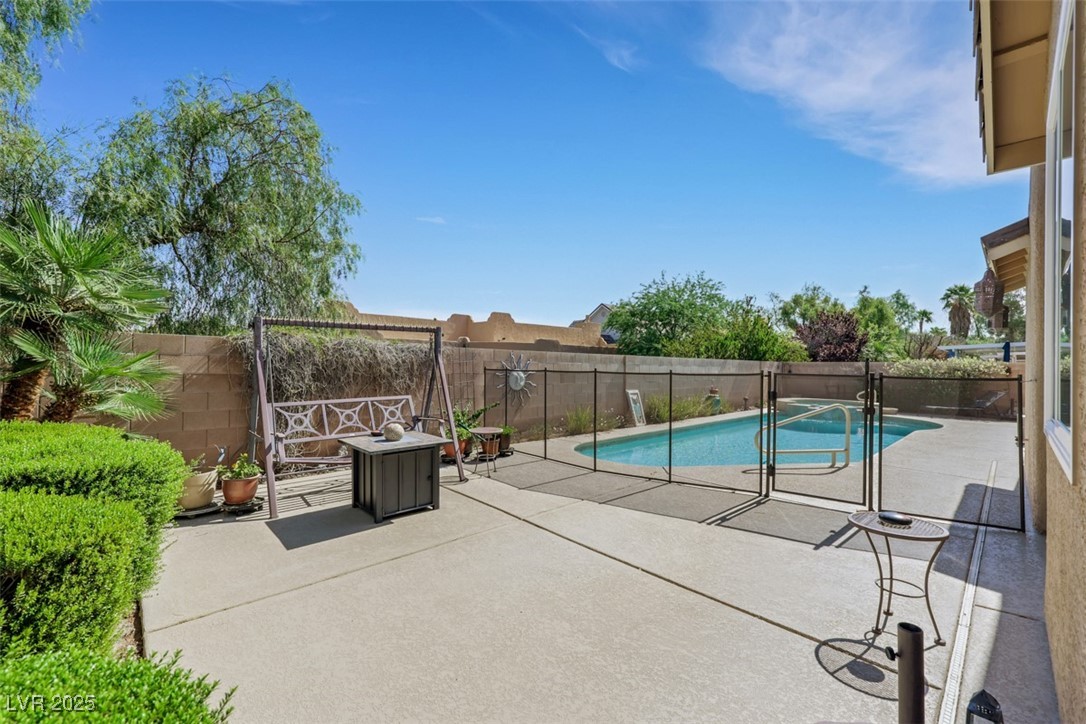 Henderson, Nevada 89052, United States, 3 Bedrooms Bedrooms, ,3 BathroomsBathrooms,Residential,Active,158688