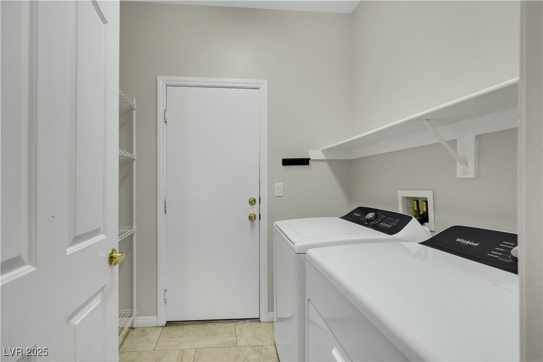 Henderson, Nevada 89052, United States, 3 Bedrooms Bedrooms, ,3 BathroomsBathrooms,Residential,Active,158688