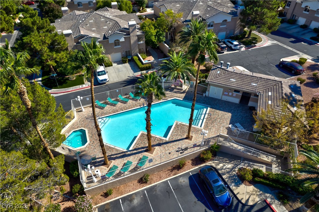 906 Elegant Coral Avenue