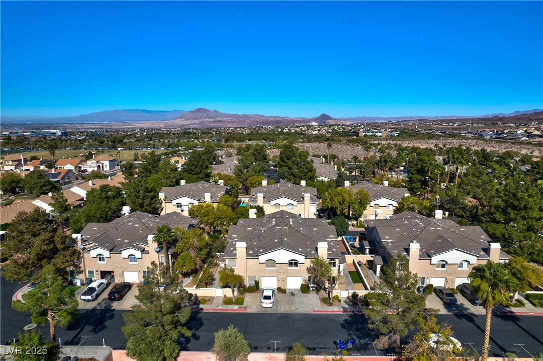 906 Elegant Coral Avenue