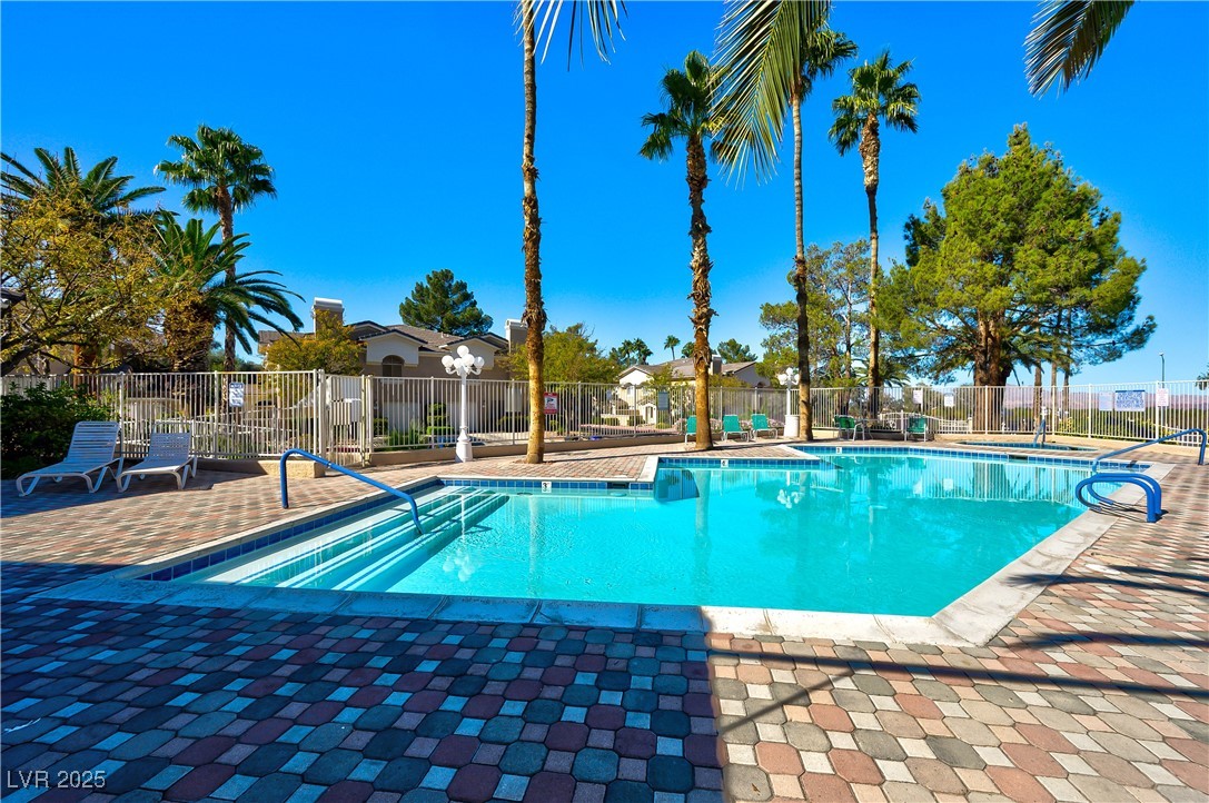 906 Elegant Coral Avenue