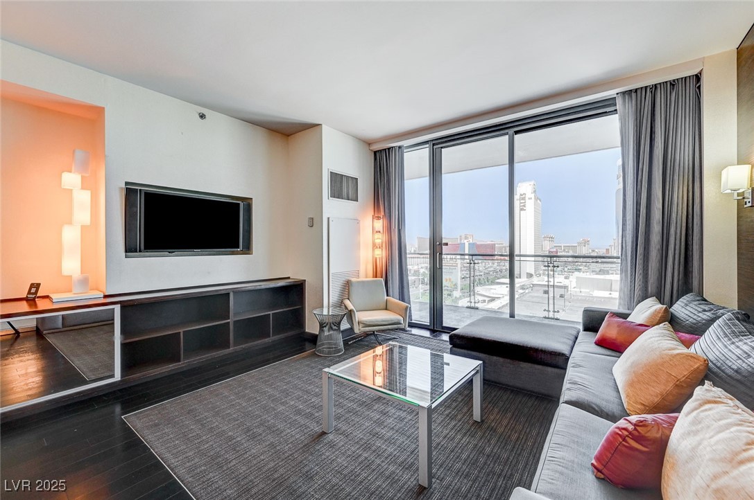 4381 W Flamingo Road 1512