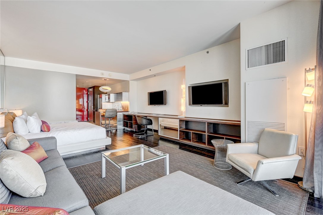 4381 W Flamingo Road 1512