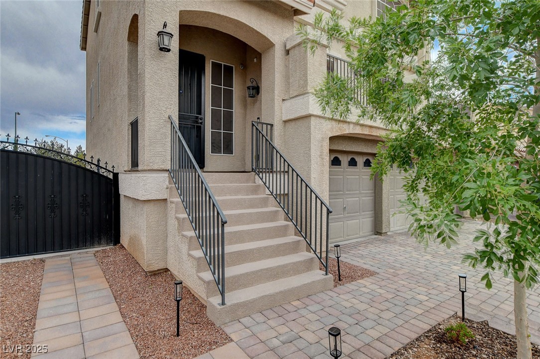 9656 Paraiso Springs Street