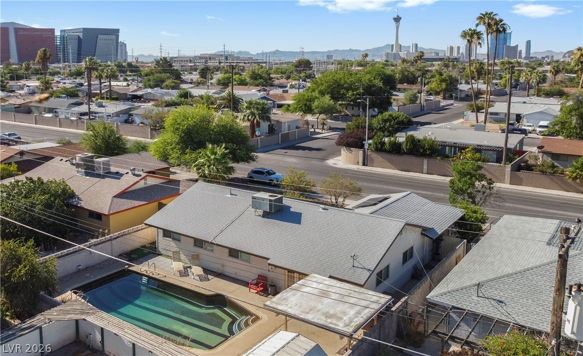 2004 W Mesquite Avenue