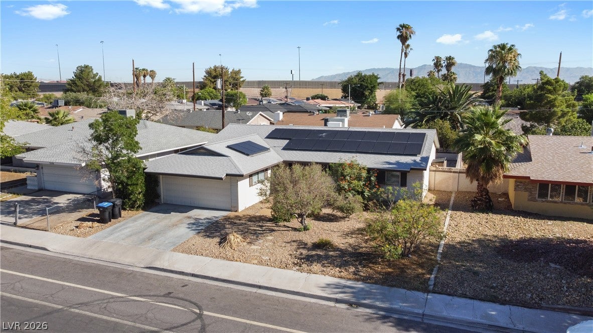 2004 W Mesquite Avenue