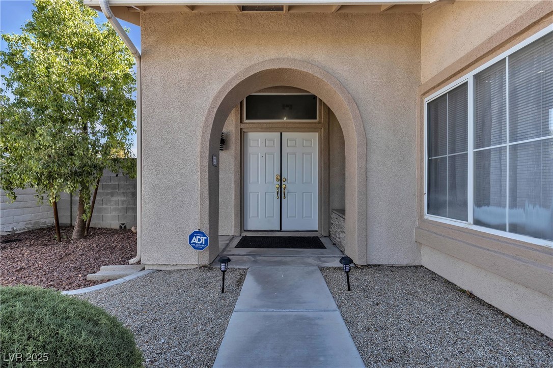 6132 Shadow Oak Drive
