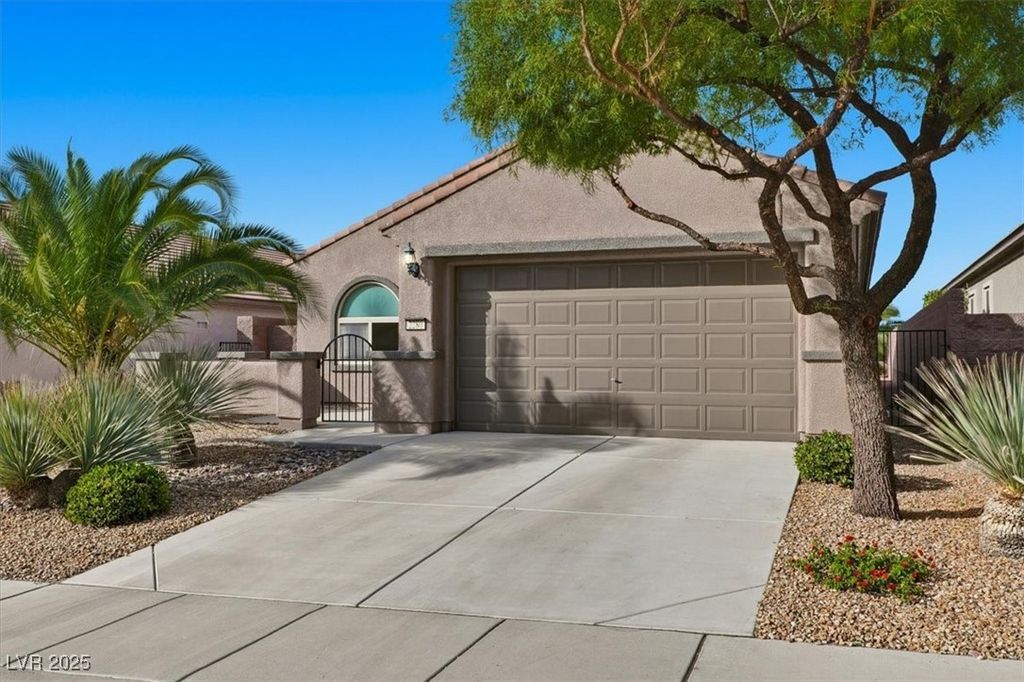Photo of 2280 Carambala Lane, Henderson, NV 89044 (MLS # 2733521)
