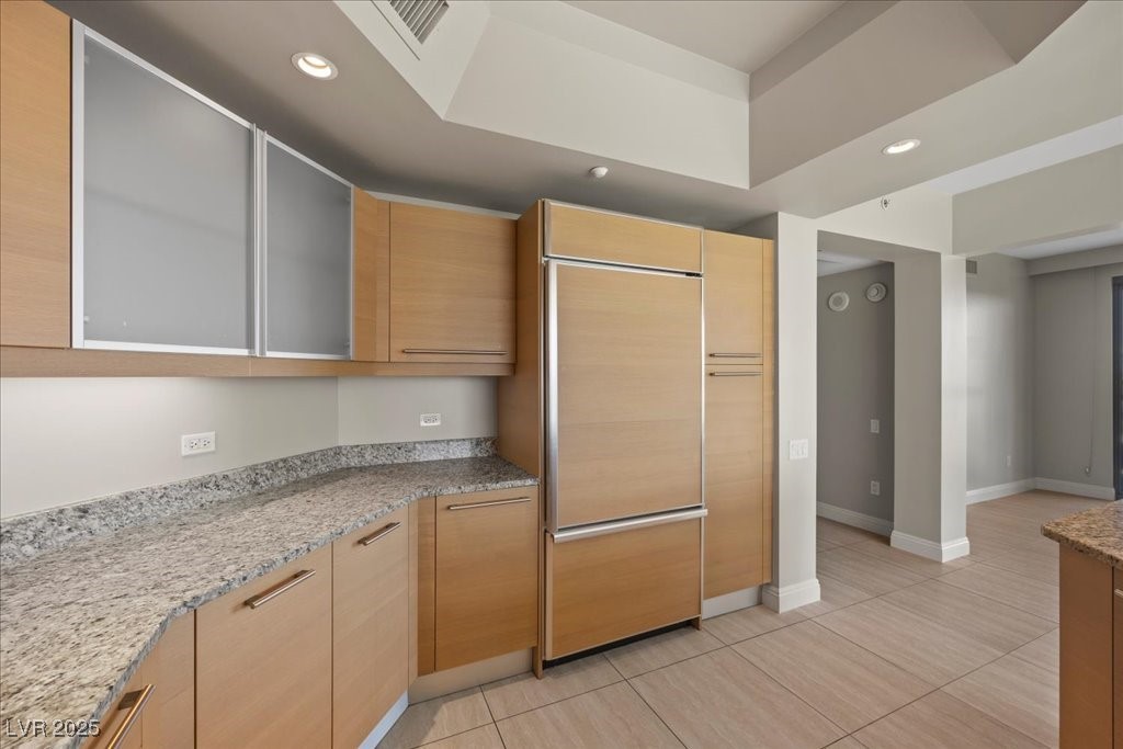 222 Karen Avenue 407