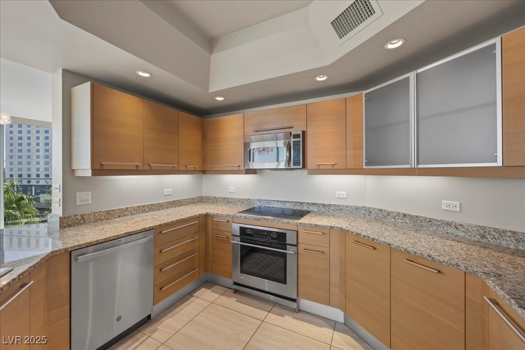 222 Karen Avenue 407