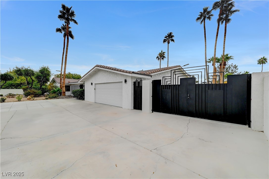3175 S Torrey Pines Drive