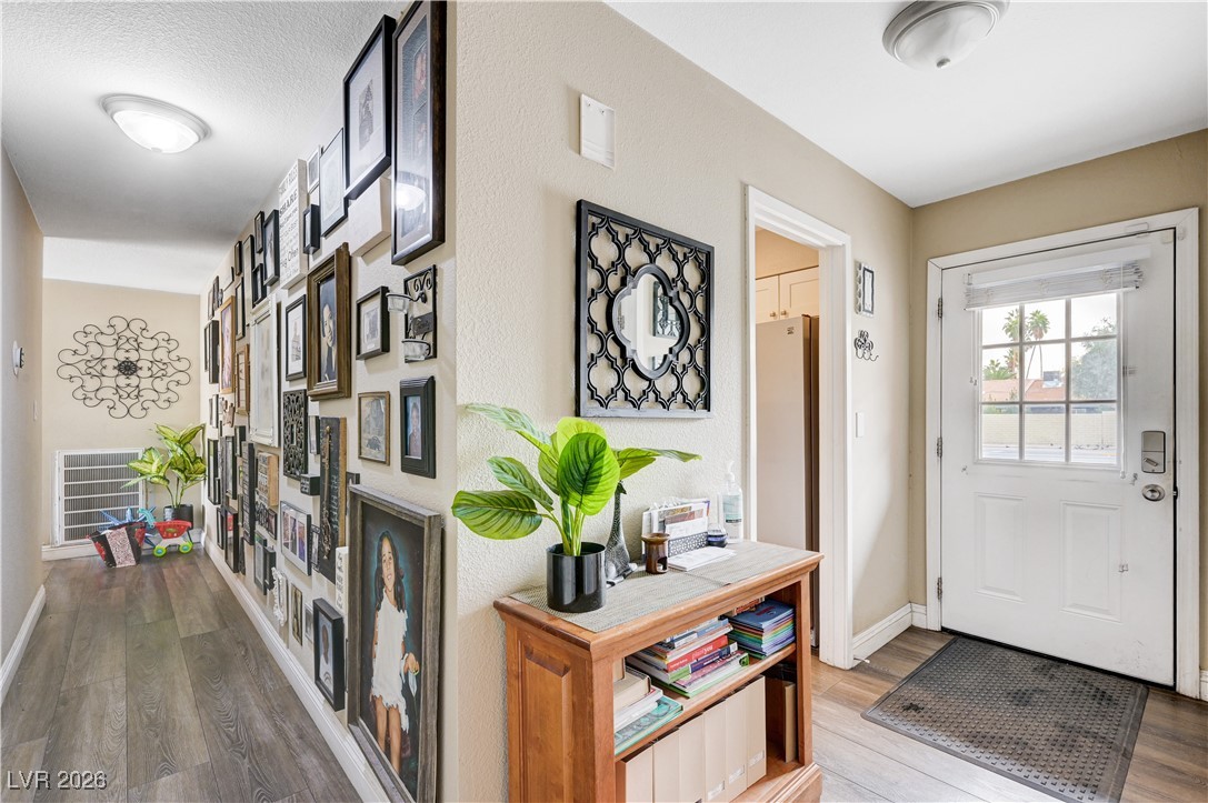 2704 W Oakey Boulevard