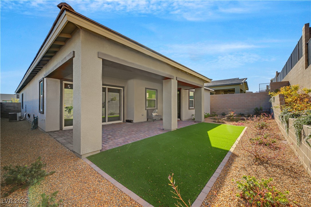 Las Vegas, Nevada 89138, United States, 3 Bedrooms Bedrooms, ,2 BathroomsBathrooms,Residential,Pending,16738