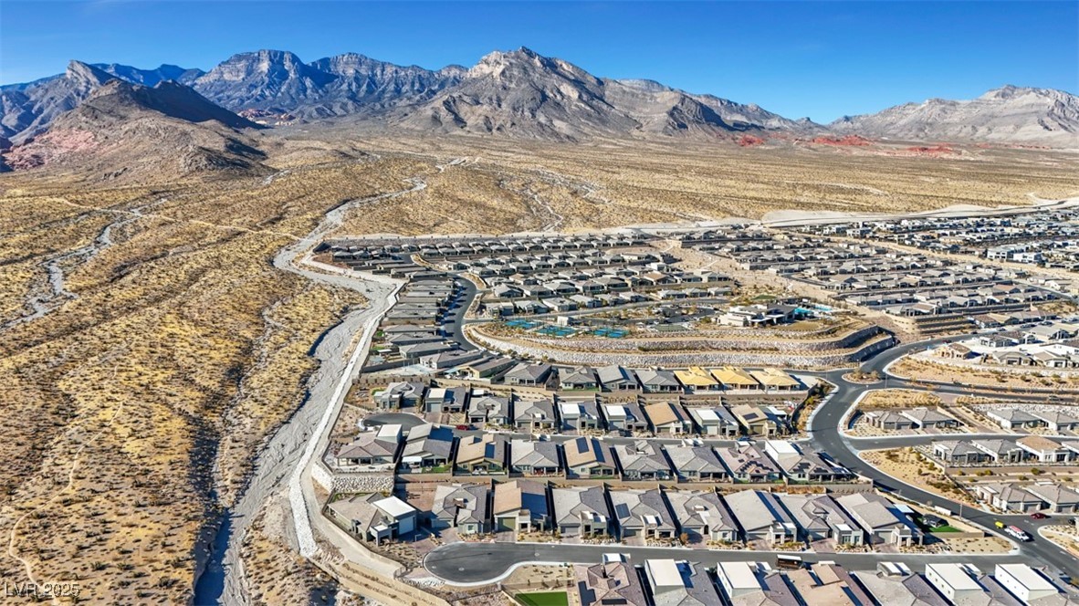 Las Vegas, Nevada 89138, United States, 3 Bedrooms Bedrooms, ,2 BathroomsBathrooms,Residential,Pending,16738