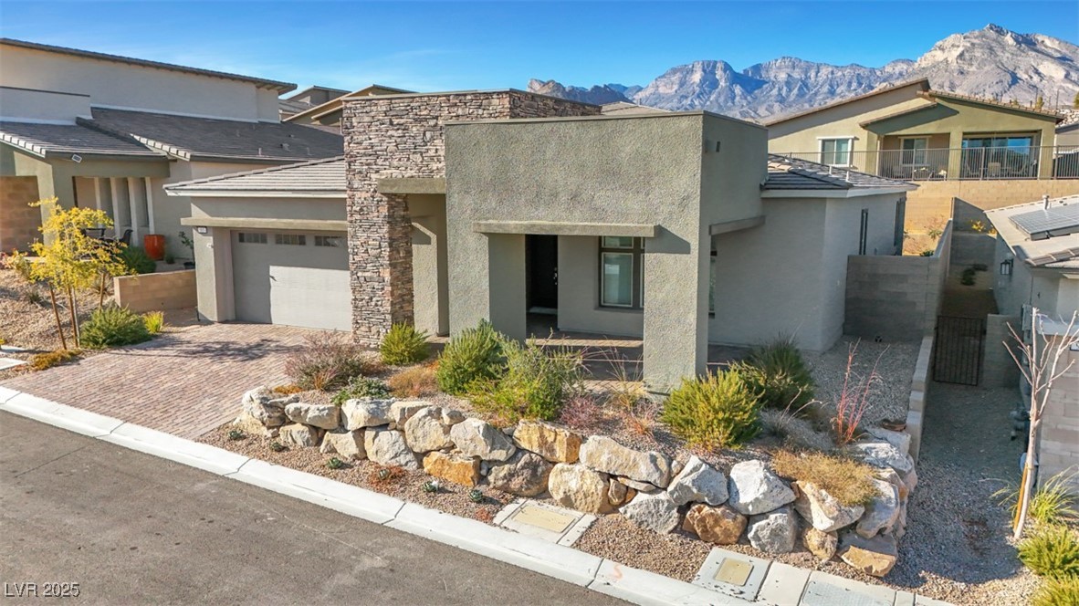 Las Vegas, Nevada 89138, United States, 3 Bedrooms Bedrooms, ,2 BathroomsBathrooms,Residential,Pending,16738