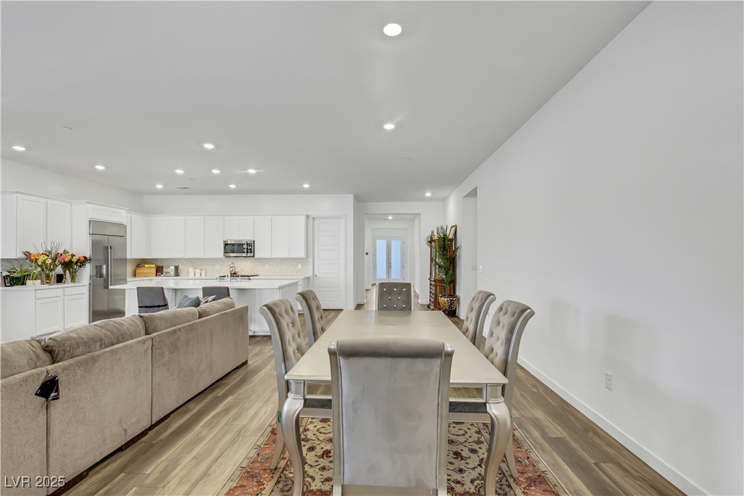 Las Vegas, Nevada 89138, United States, 3 Bedrooms Bedrooms, ,2 BathroomsBathrooms,Residential,Pending,16738