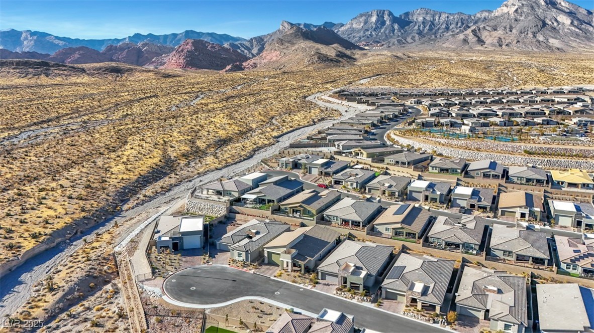 Las Vegas, Nevada 89138, United States, 3 Bedrooms Bedrooms, ,2 BathroomsBathrooms,Residential,Pending,16738