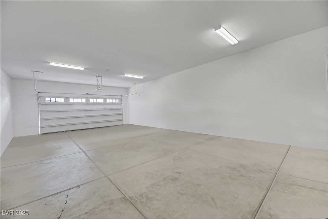 Las Vegas, Nevada 89138, United States, 3 Bedrooms Bedrooms, ,2 BathroomsBathrooms,Residential,Pending,16738