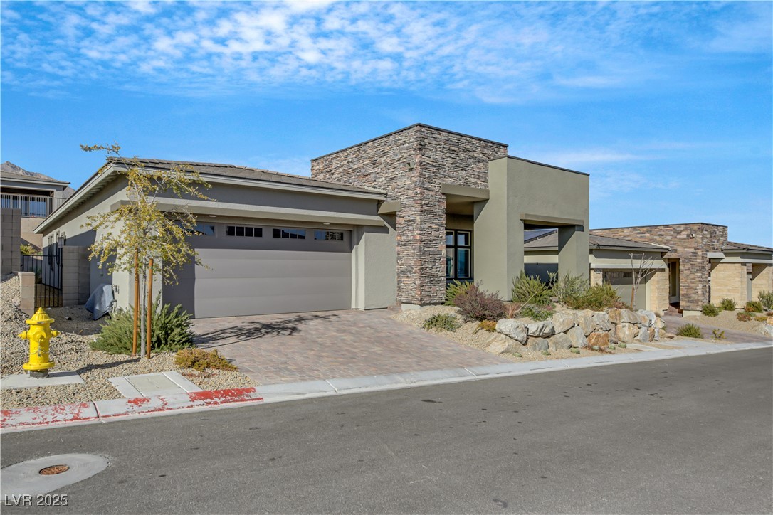 Las Vegas, Nevada 89138, United States, 3 Bedrooms Bedrooms, ,2 BathroomsBathrooms,Residential,Pending,16738