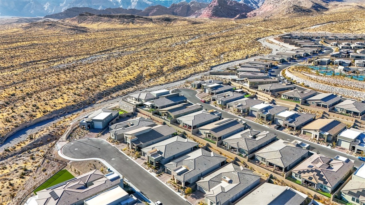 Las Vegas, Nevada 89138, United States, 3 Bedrooms Bedrooms, ,2 BathroomsBathrooms,Residential,Pending,16738