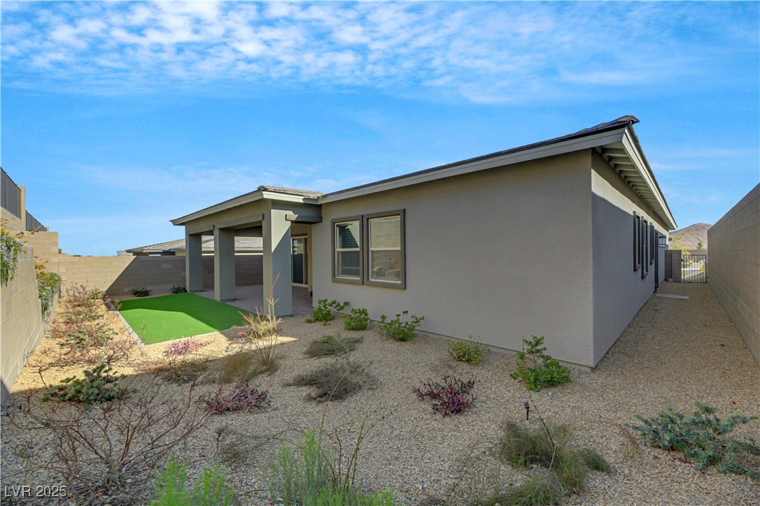 Las Vegas, Nevada 89138, United States, 3 Bedrooms Bedrooms, ,2 BathroomsBathrooms,Residential,Pending,16738