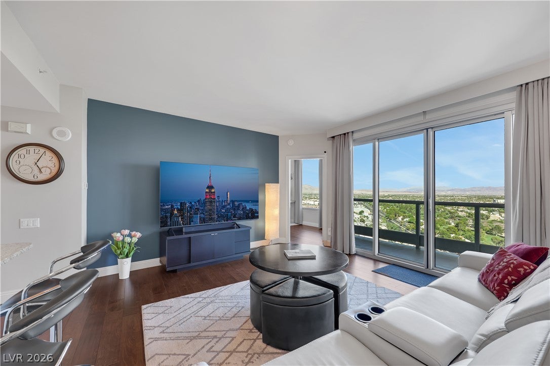 322 Karen Avenue 2105