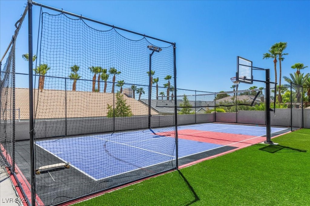 Las Vegas, Nevada 89117, United States, 4 Bedrooms Bedrooms, ,4 BathroomsBathrooms,Residential,Active,251543