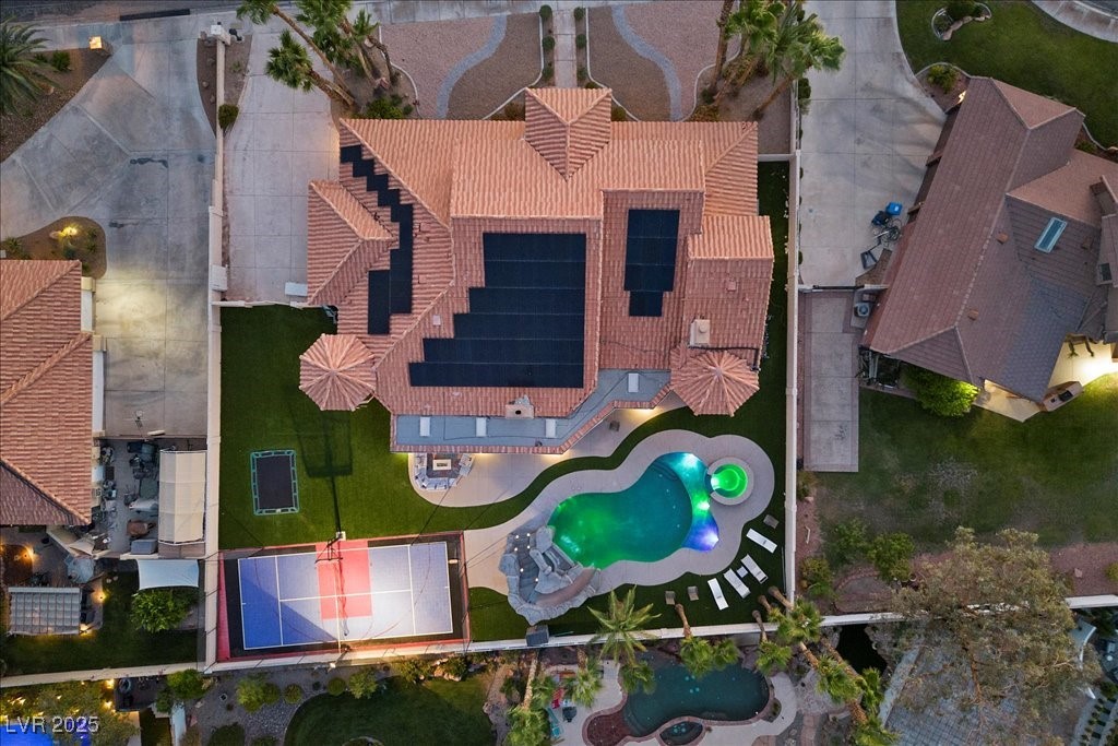 Las Vegas, Nevada 89117, United States, 4 Bedrooms Bedrooms, ,4 BathroomsBathrooms,Residential,Active,251543